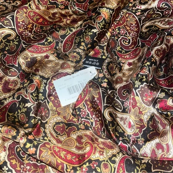 NWT 100% Silk Paisley Patterned Scarf - Picture 2 of 5